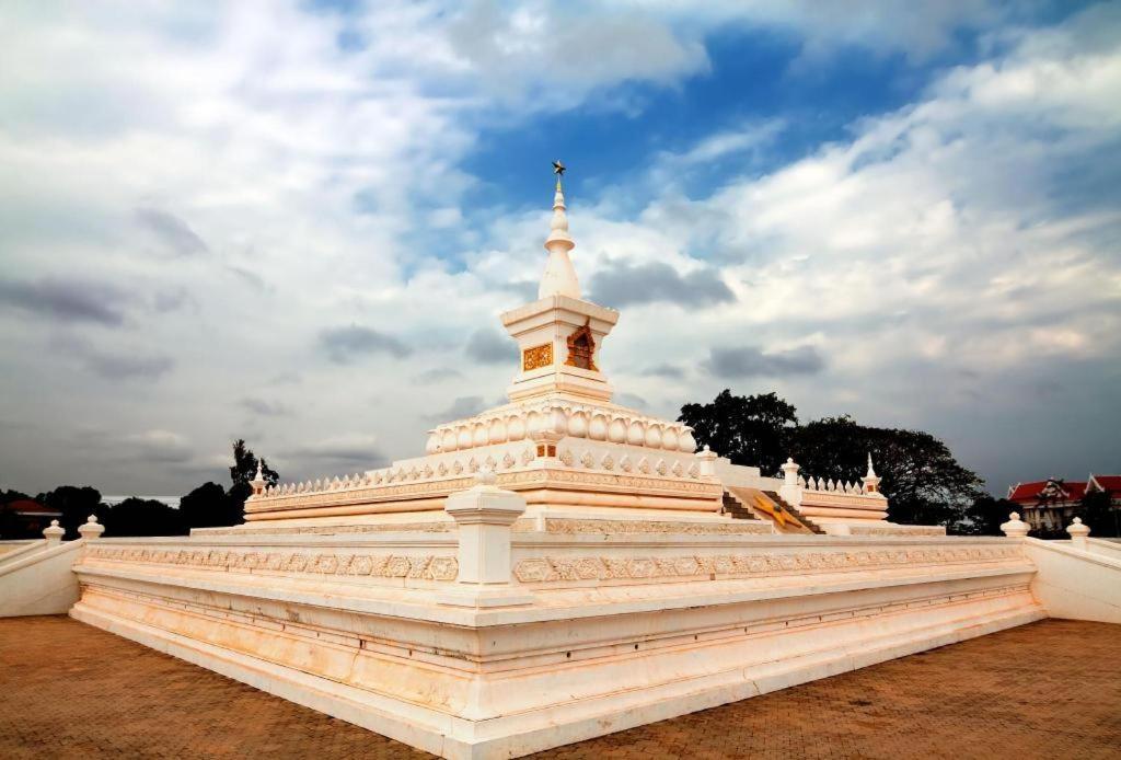 Le Luxe Boutique Hotel Vientiane Esterno foto