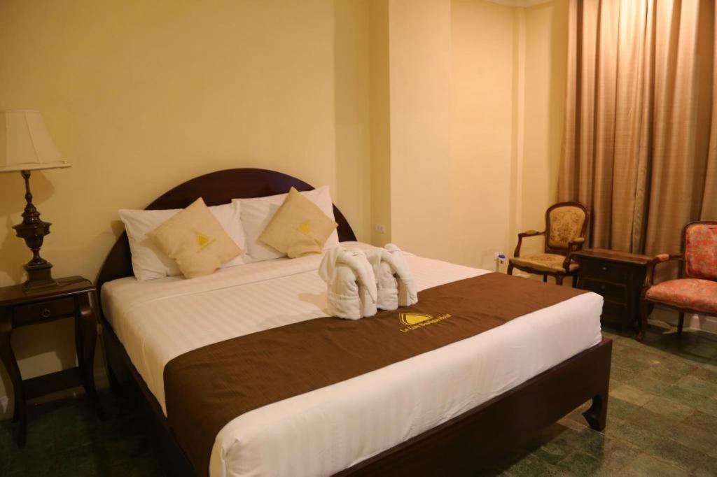 Le Luxe Boutique Hotel Vientiane Esterno foto